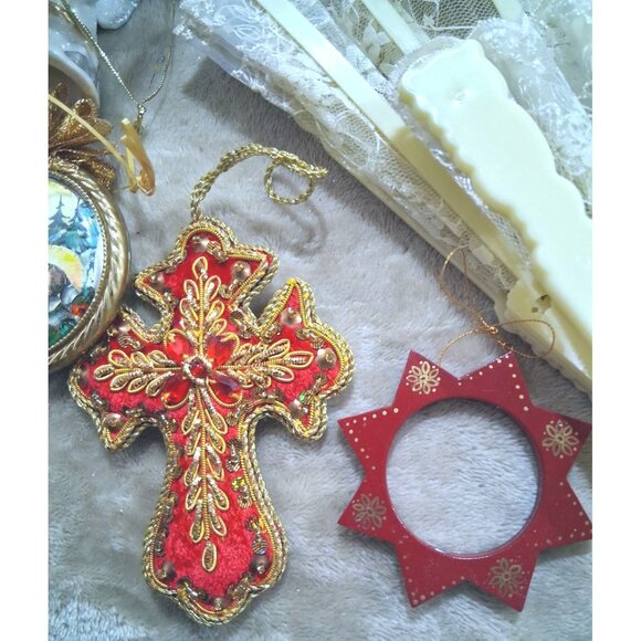 Vintage Christmas Ornament Set Includes Lace Fan Angel Figurines Red Cross Star - Picture 3 of 11